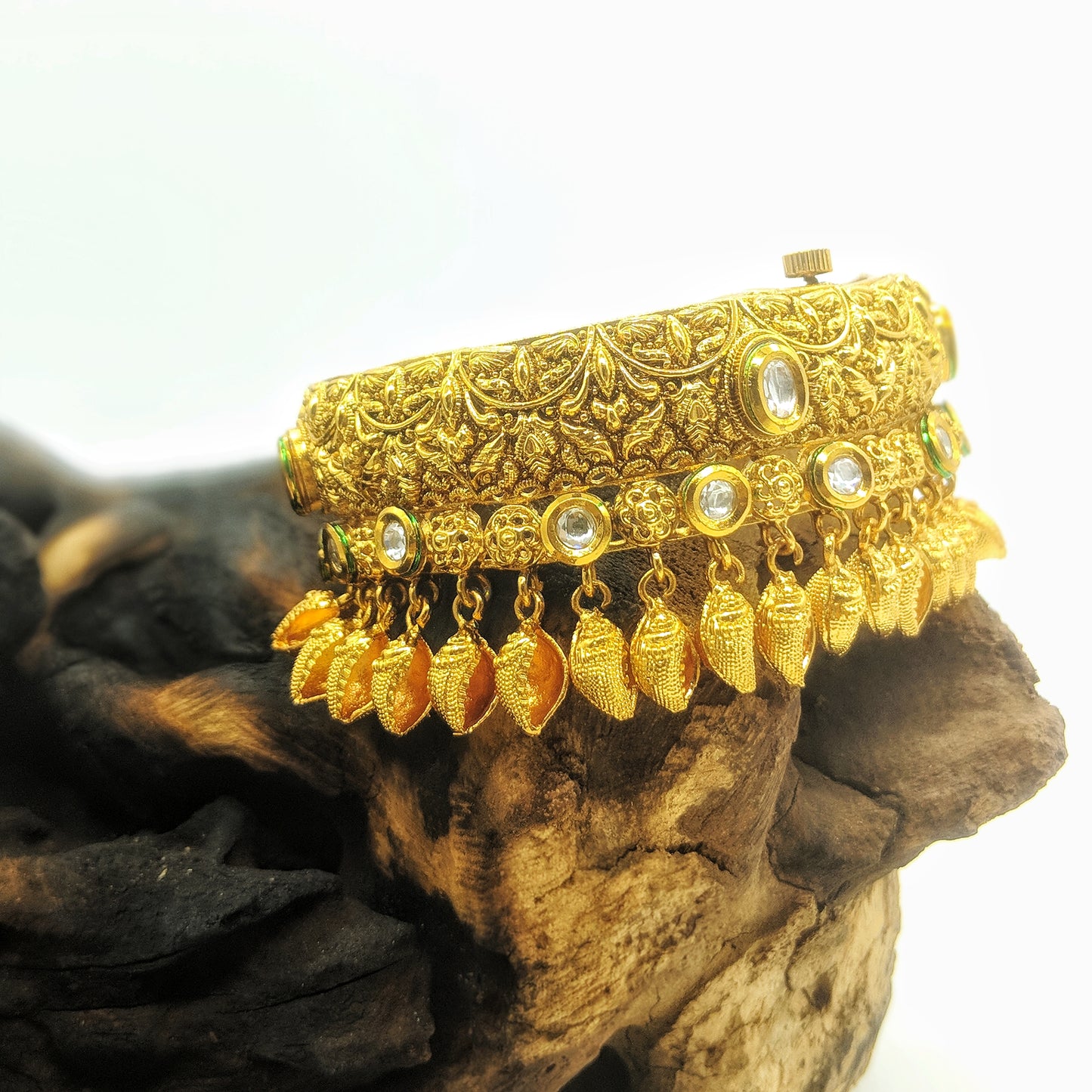 LOLstudio Kundan Work Gold Base Ethnic Wedding Screw Kada Size F10