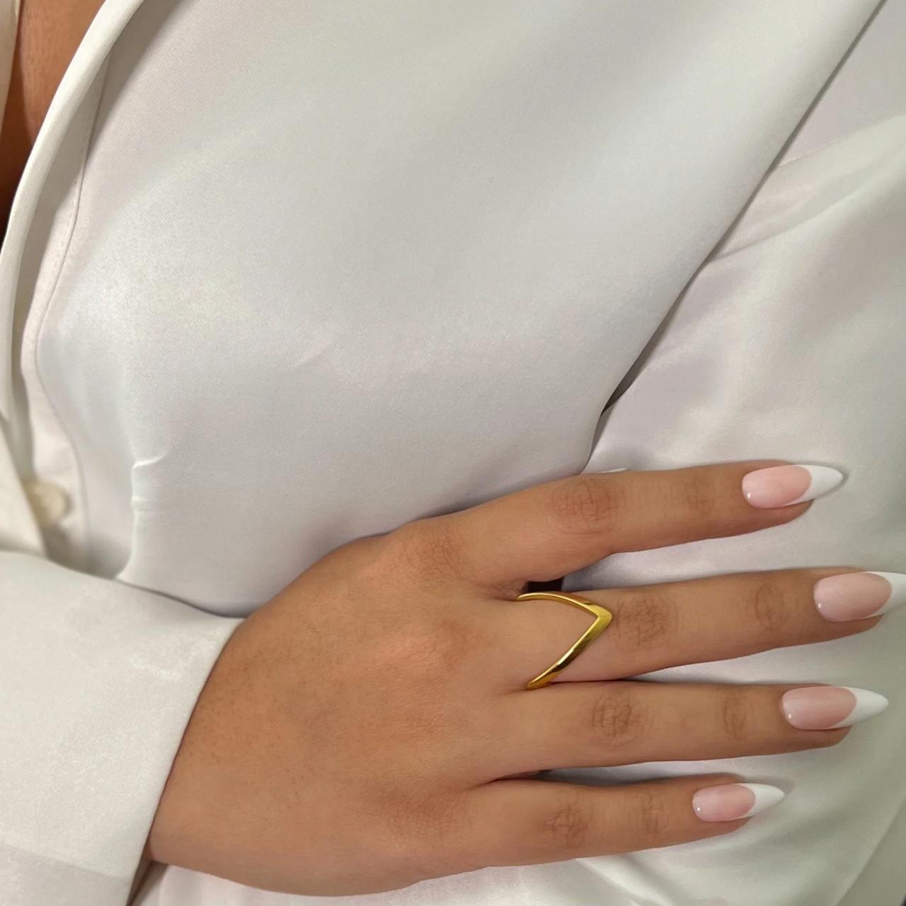 V Ring Chic and Stylish Fashion Ring F5