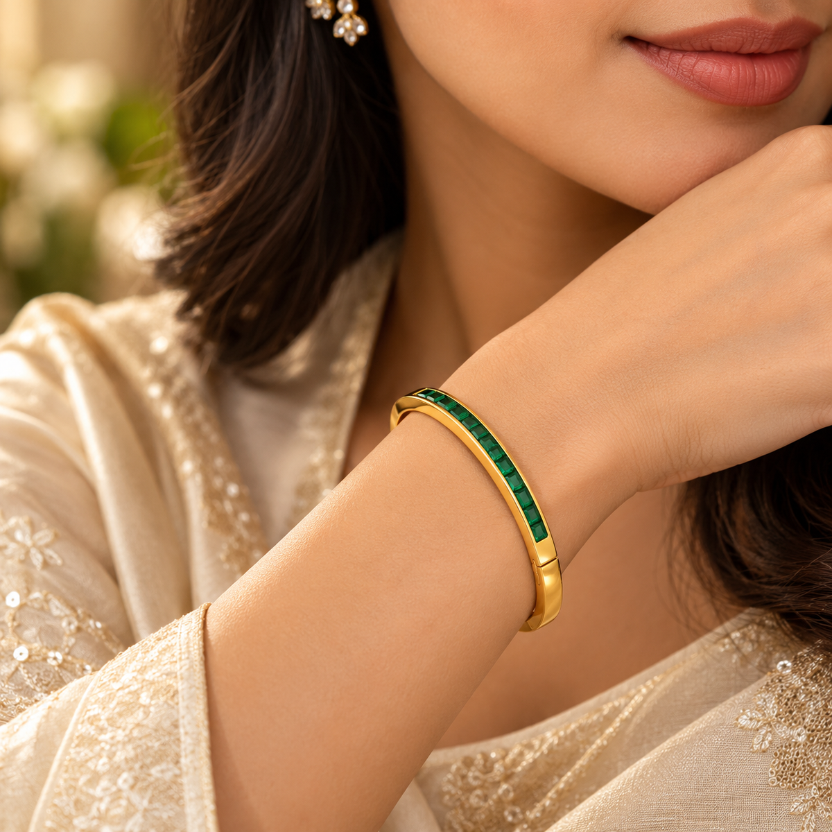 Emerald Luxe Gold-Tone Green Stone Bangle – LOLSTUDIO