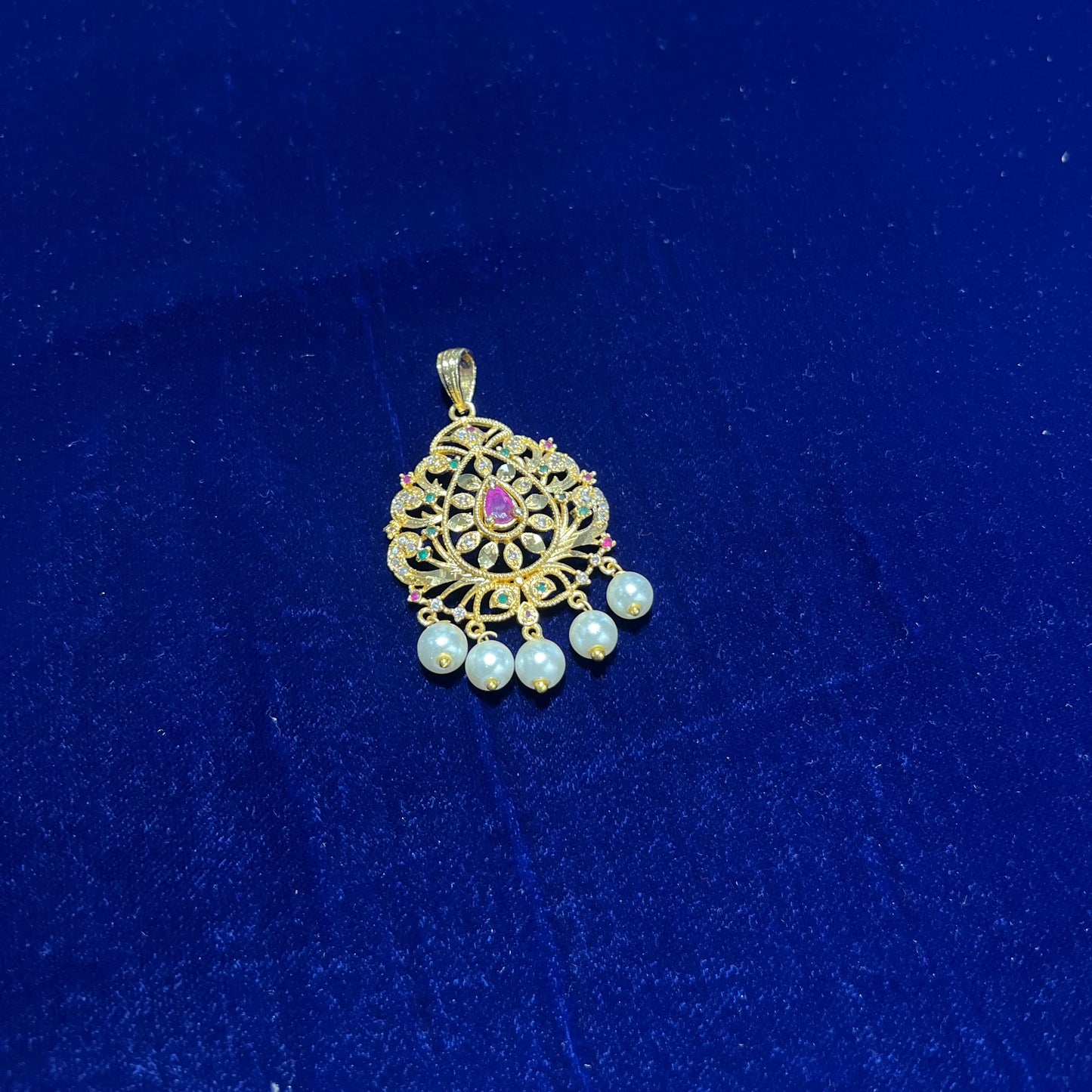 Gold Pendant For Chain