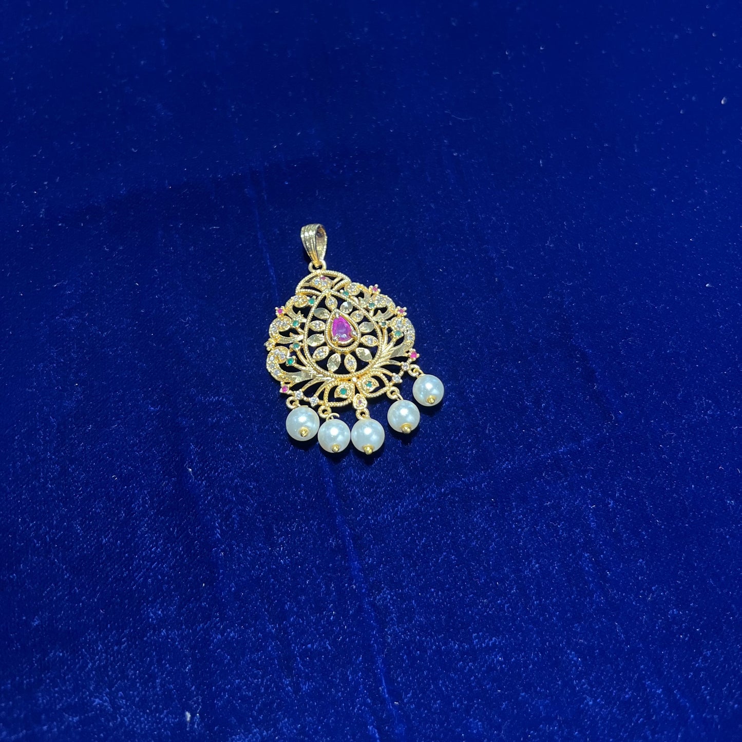 Gold Pendant For Chain