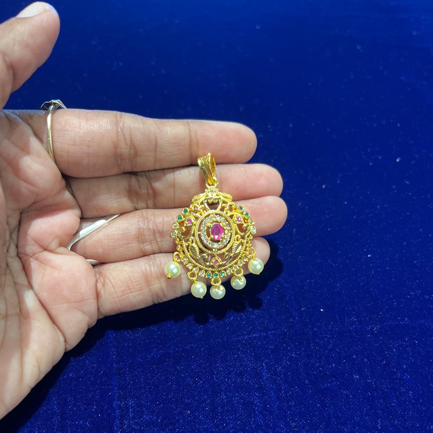 Gold Pendant for Chain
