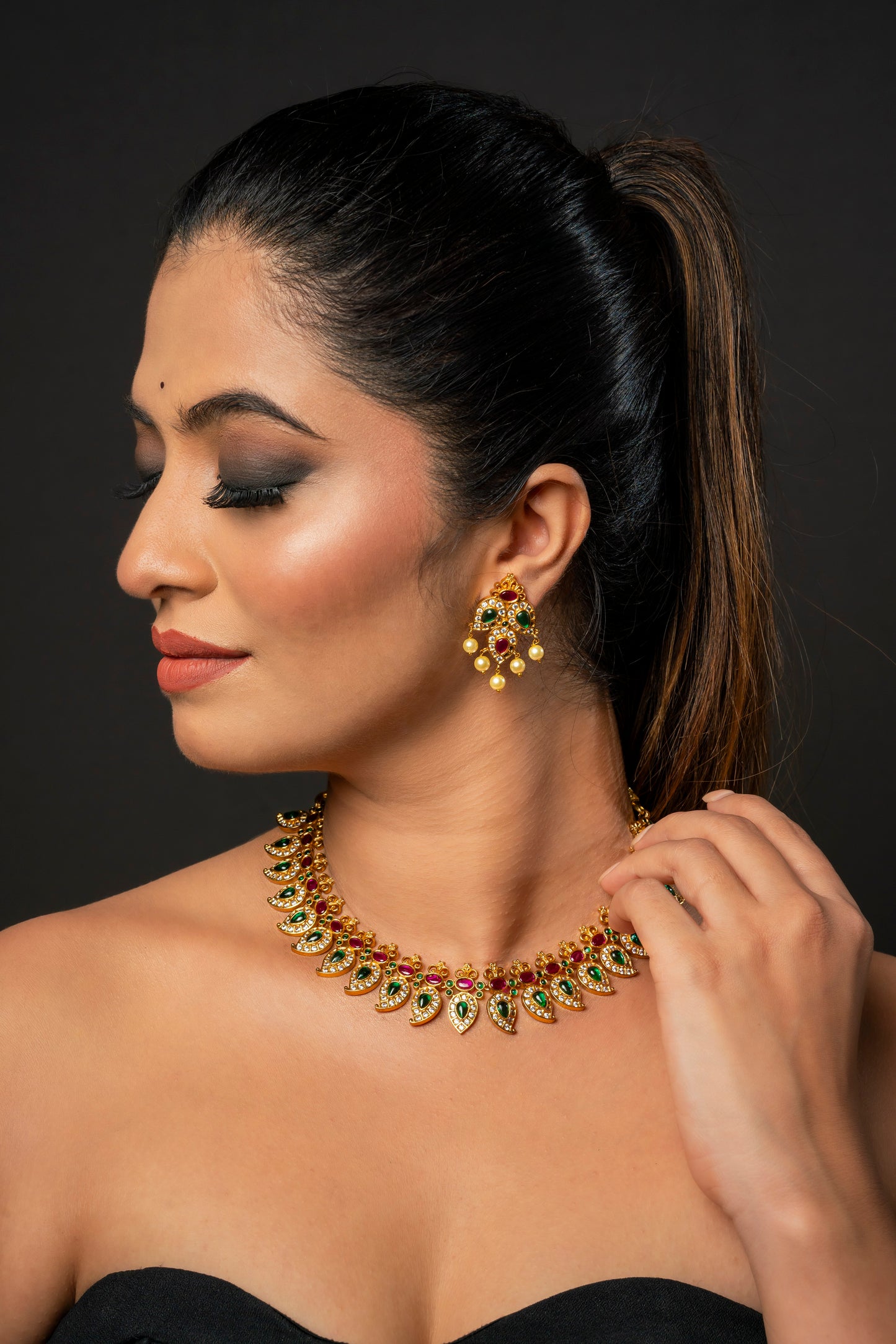 LOLstudio Wedding Set Pearl Green and Red Stone Ethnic Traditional Set B103