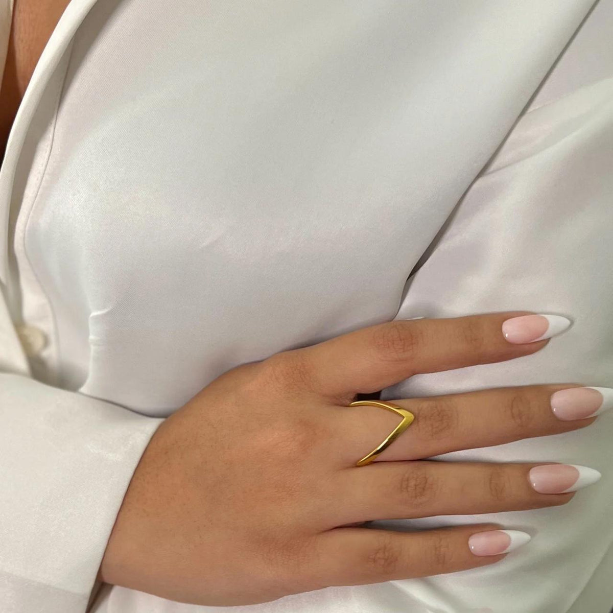 V-Luxe Minimal Gold Ring
