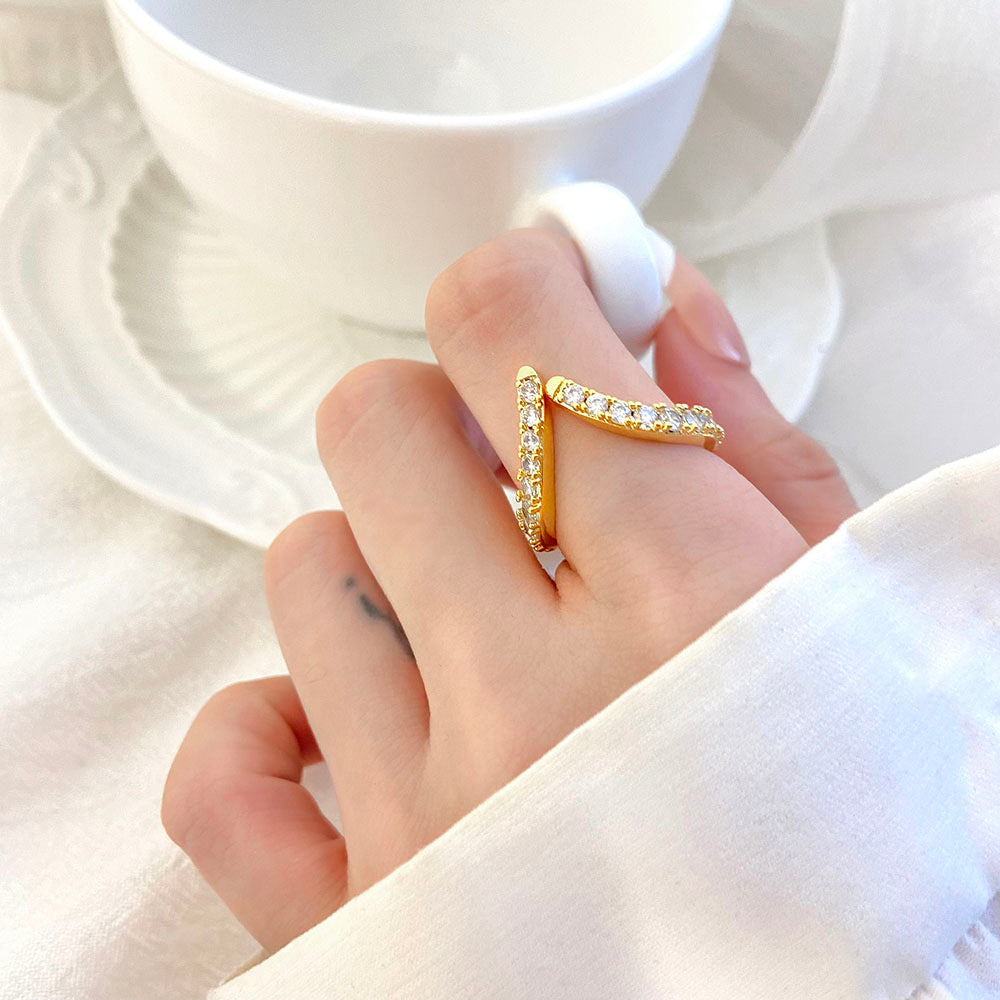 The Sculpted Chevron Pavé Band V - Shape Ring