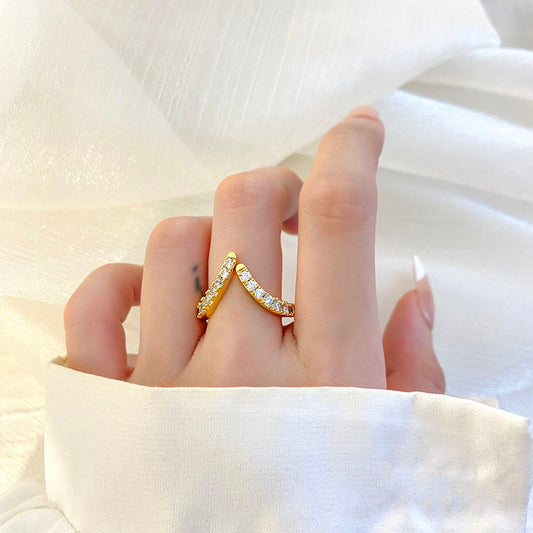 The Sculpted Chevron Pavé Band V - Shape Ring