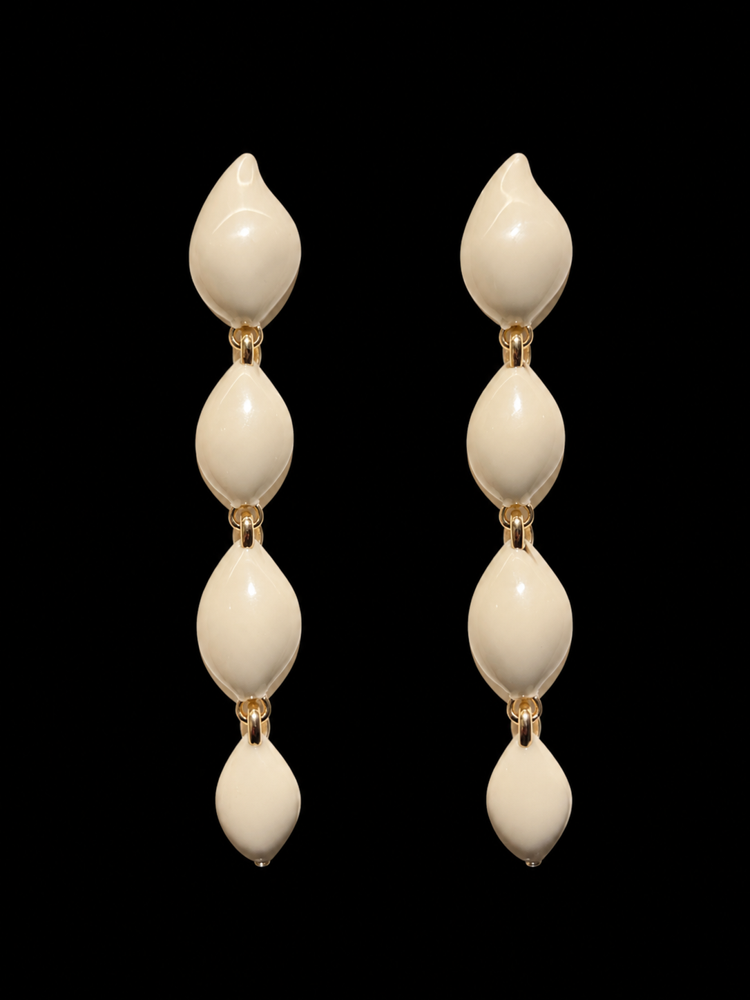 The Venus Drop: Sculptural Cowrie Pearl Earring