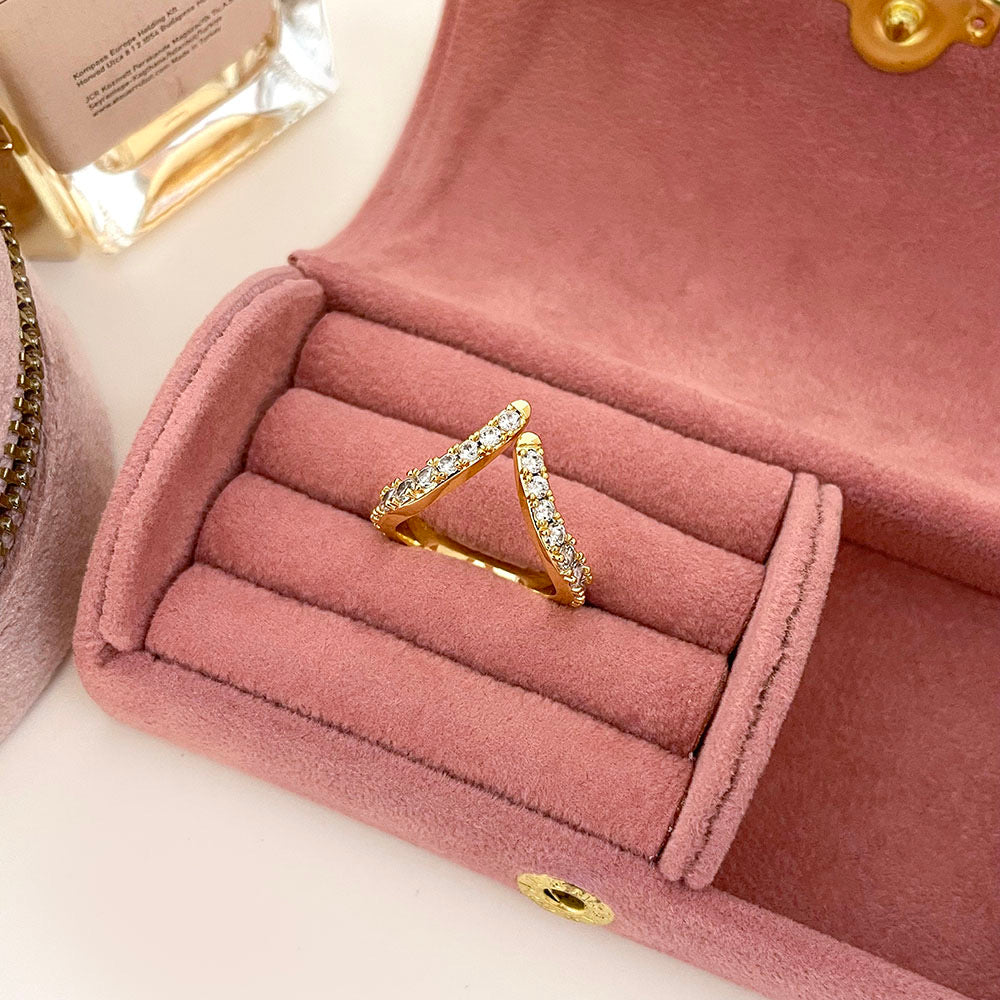 The Sculpted Chevron Pavé Band V - Shape Ring