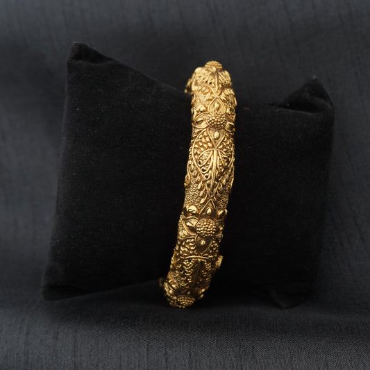 LOLstudio Gold Antique Screw Base Bangle (Size-2.6) B225