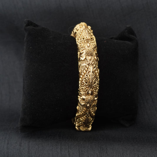 LOLstudio Gold Antique Screw Base Bangle (Size-2.8) B226