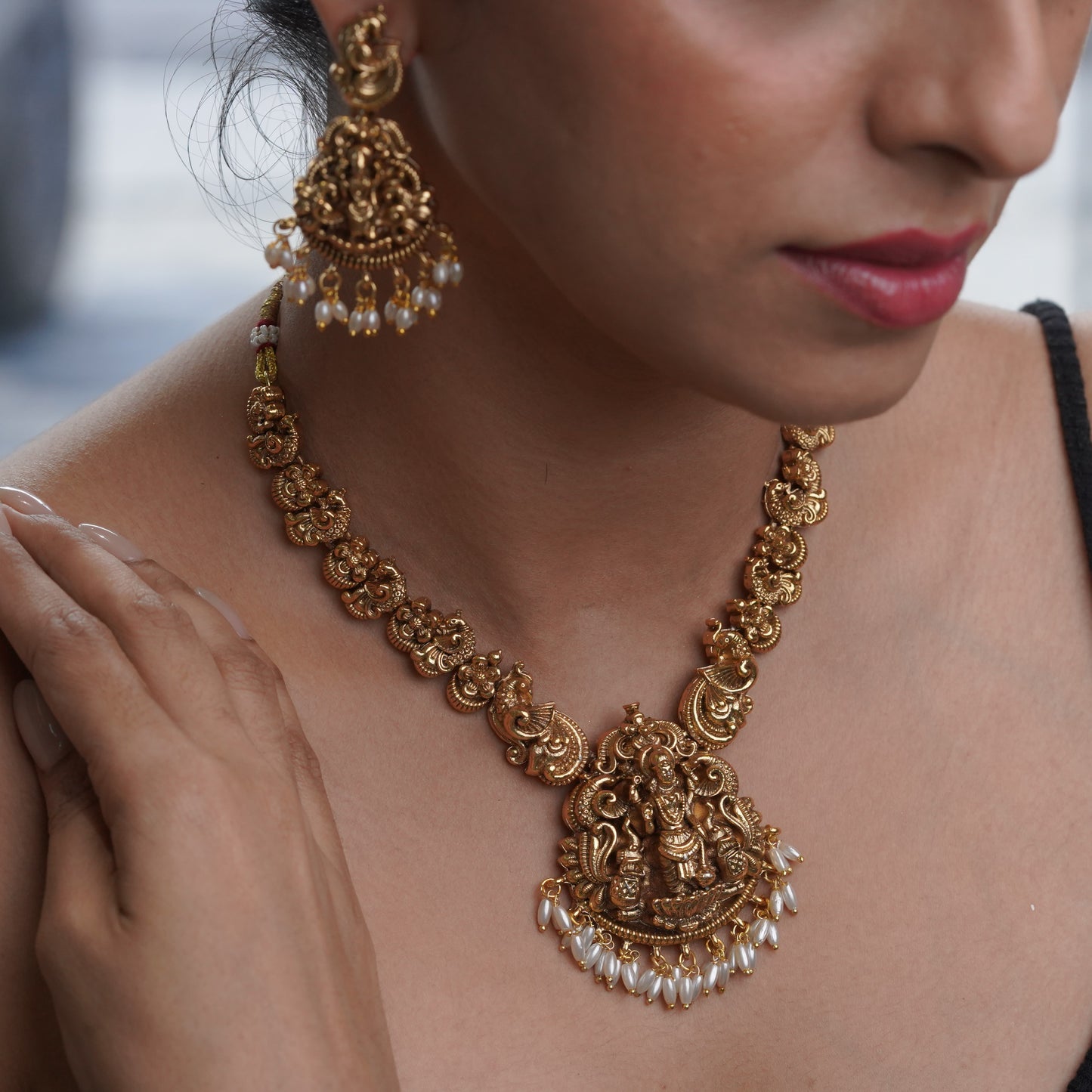 Laxmi Gold Antique Style Wedding Statement Jewellery Set