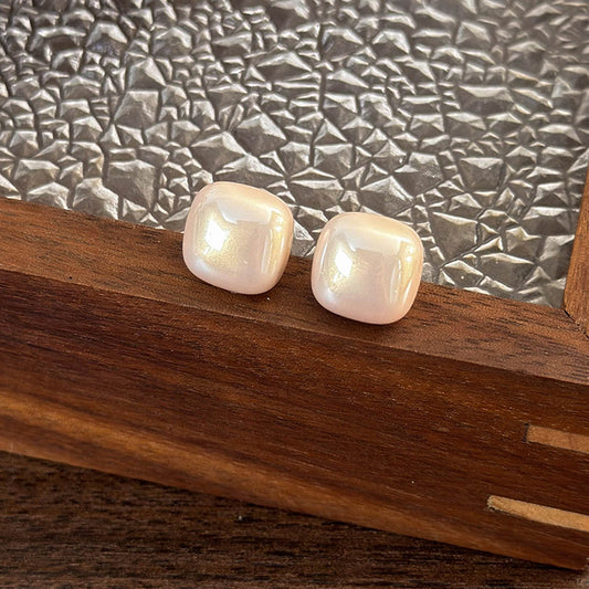 Pearl Glow Square Stud Earrings