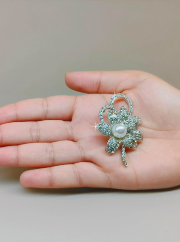 LOLstudio Silver Brooch & Lapel Pins for Saree and Suits B21